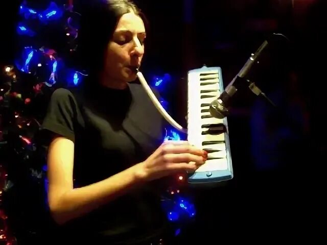 Слушать музыку люба