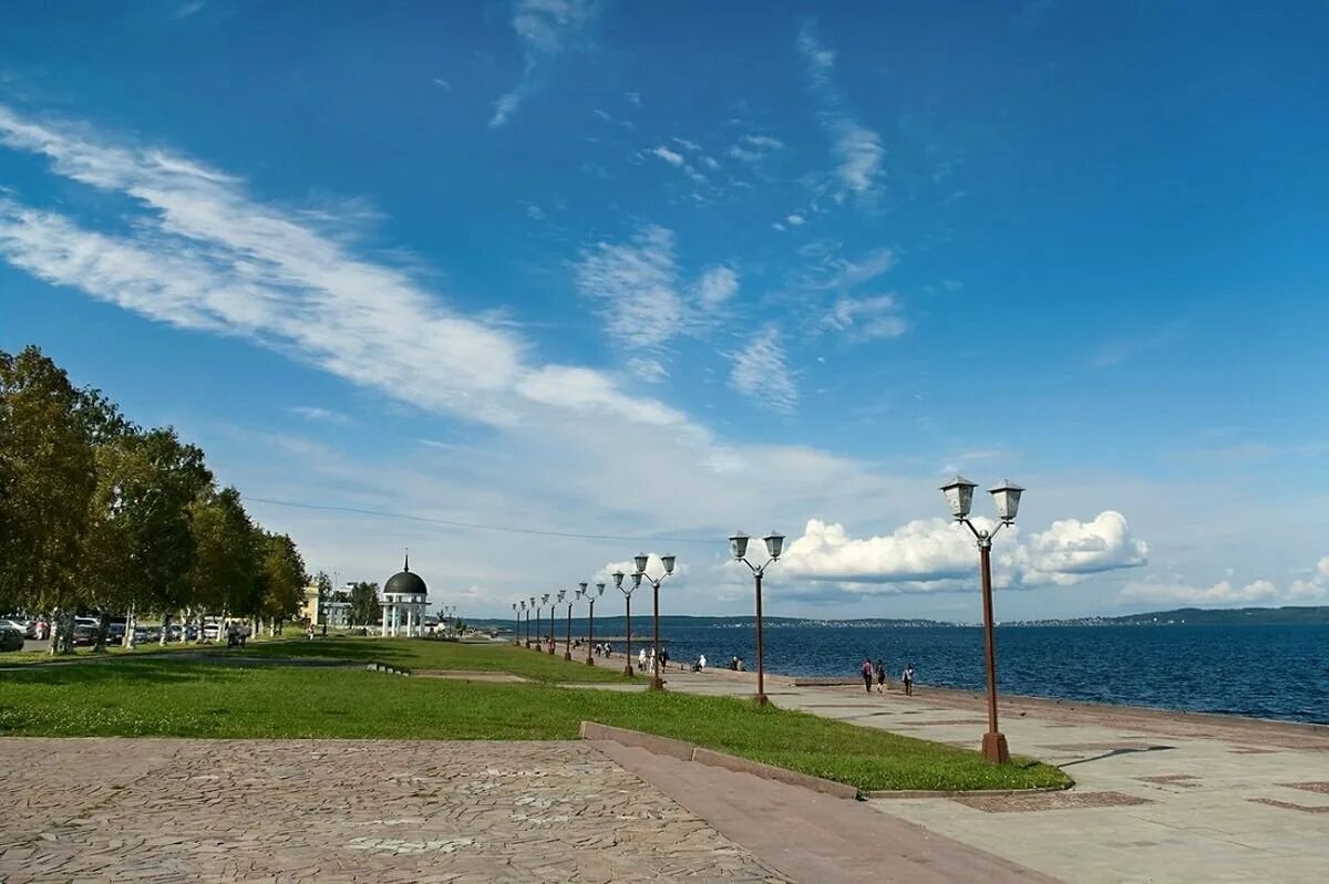 Онежская набережная карелия. Петрозаводск набережная онежского озера. Петрозаводск над уровнем моря. Петрозаводск набережная онежского озера. Ротонда петрозаводск зима.