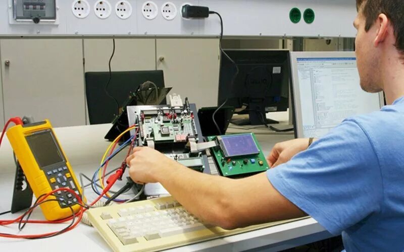 контроль работы приборов и оборудования. слесарь наладчик кипиа. контролер измерительных приборов. контроль работы приборов и оборудования. измерительные приборы кип и а.