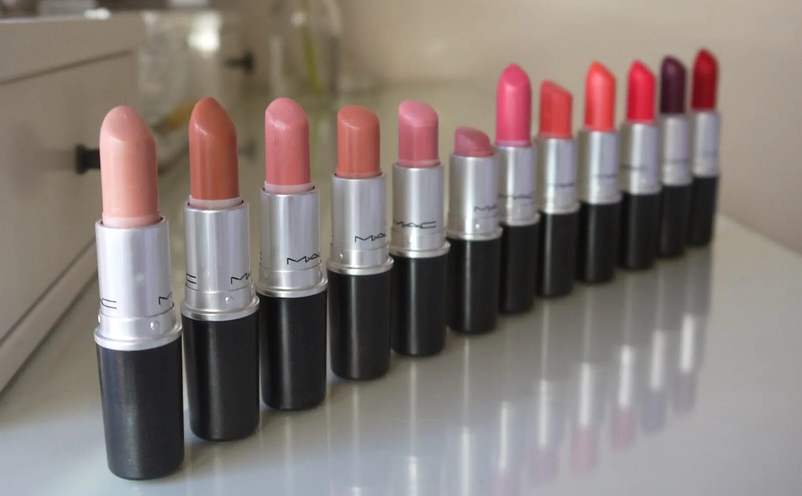 Mac ve. Mac matte lipstick 606. помада mac capriccio 501. помада мак #525 тач. mac 989.