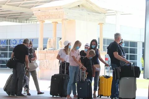 When the second group of tourists arrive