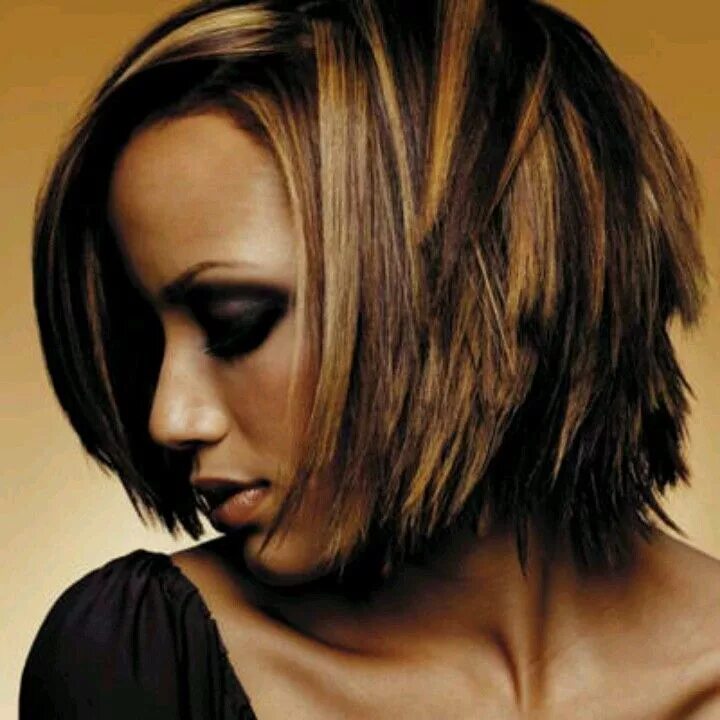 Мелирование на тёмные волосы короткие. Мелирование волос на темные короткие волосы. Балаяж на темные короткие волосы боб каре. Мелирование oxycur. Мелирование волос на темные короткие волосы.