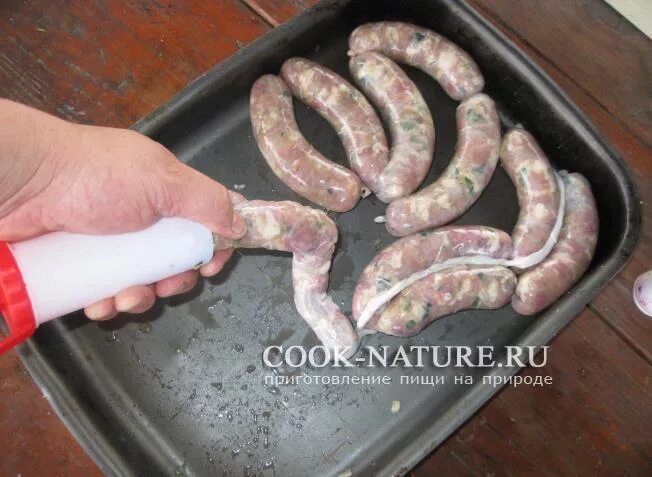 Делаем домашнюю колбасу в кишках через мясорубку