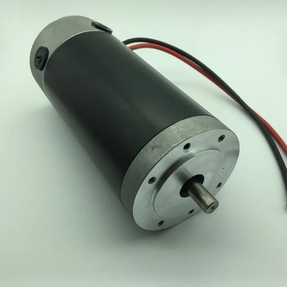 Электродвигатель dc 12в r390. Электродвигатель постоянного тока 24в 300вт. Мотор редуктор 12в ока. Мотор 12в. Электродвигатель 12 вольт 1000 ватт постоянного тока для мотоблока.