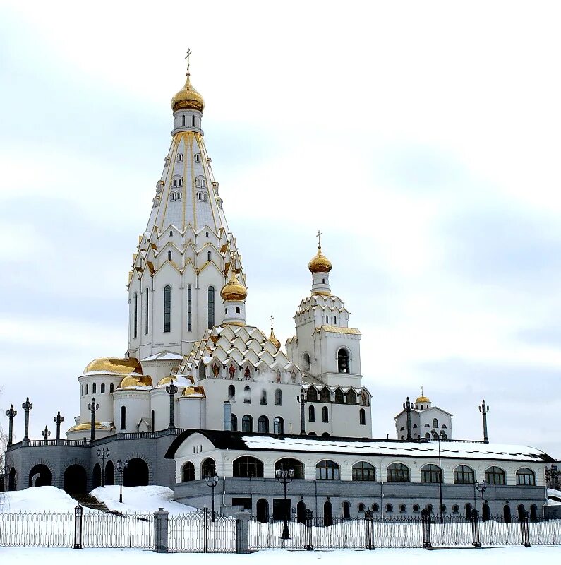 Церковь в честь всех святых. Храм-памятник всех святых. Всехсвятский храм минск капсулы. Церковь в честь всех святых. Минск храм всех святых.