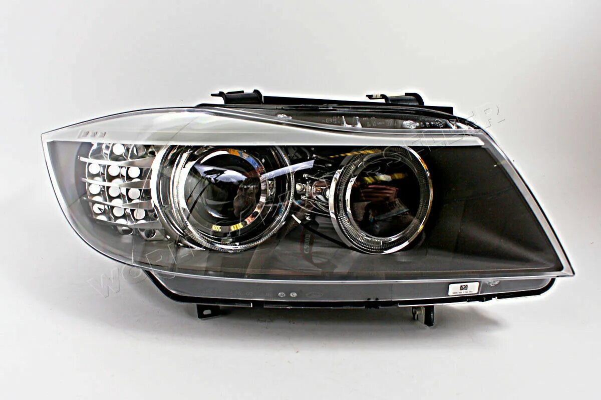 Ксенон 2011. E90 Active Headlight Xenon. BMW e90 2011 фара ксенон. Биксеноновые фары e90. E87 фары линзованные BMW.