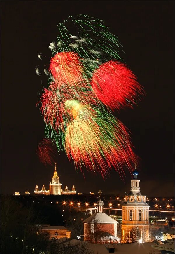 Пусть салют. Фейерверк 23 февраля. салют 23 февраля. день защитника отечества праздничный салют. открытки с 23 февраля с салютом.