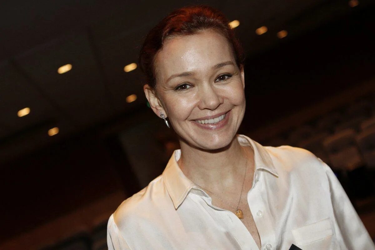 Julia lemmertz. Жулия лемертц. Жулия леммертц берег мечты. Жулия лемертц фото в молодости. Жулия цинбал.