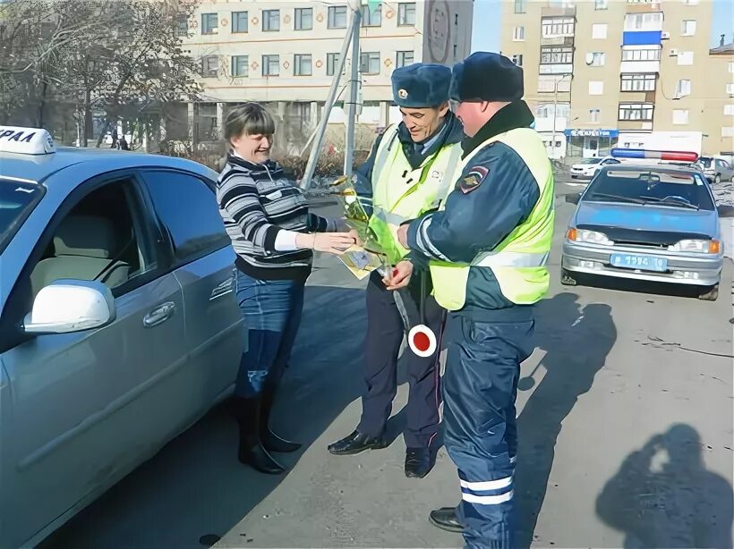 ДПС Оренбург. Сотрудник ГИБДД Оренбург. ГАИ Оренбург сотрудники. Дежурные ДПС Оренбург.