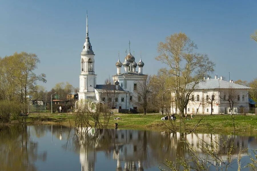 Неизвестная россия вологодская область. Сретенская Церковь Вологда. Храм Сретения Господня Вологда. Церковь Вологда Заречье. Вологда набережная 6-й армии 85 Церковь Сретения Господня.