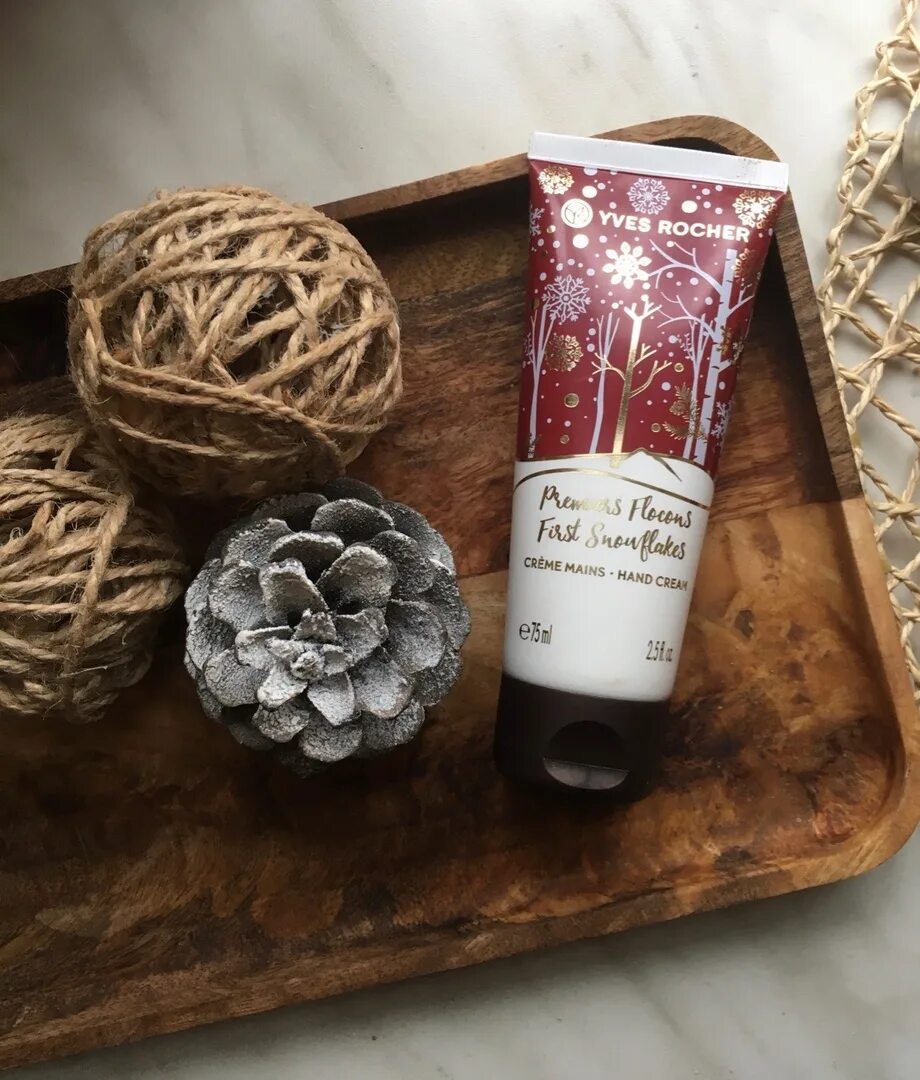 Крем для рук ив роше отзывы. Ив роше snowflakes. yves rocher premiers flocons first snowflakes масло для душа. premiers flocons fast snowflakesбальзам для губ. ив роше premies flokons fiest snouflakes.