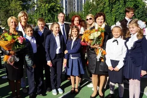 Сколько школ в спб