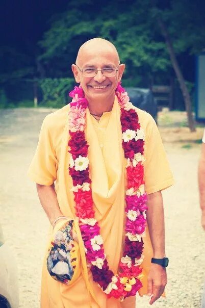 бхакти вигьяна госвами. вигьяна госвами махарадж. стопы бхакти вигьяна госвами махарадж. госвами махараджа. шрила бхакти вигьяна.