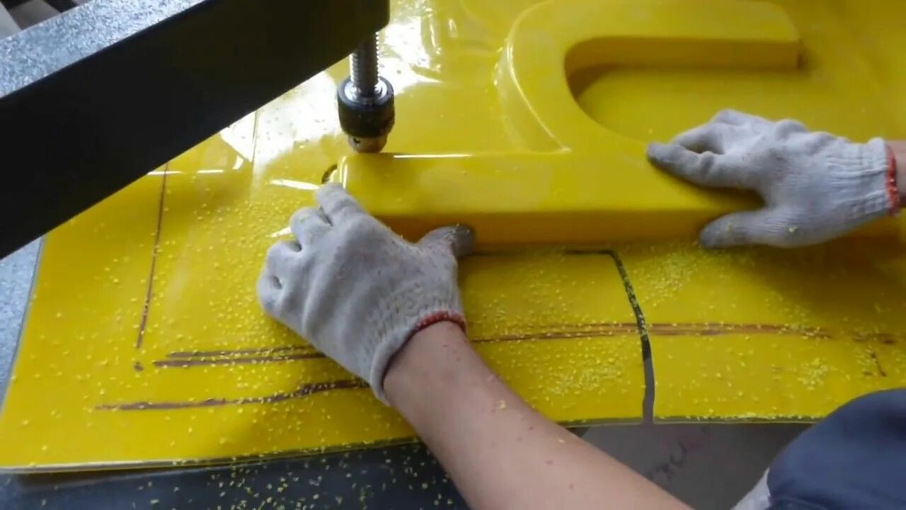 Формировка саженца яблони. Обрезание деревьев весной плодовых деревьев. Диск для резки сайдинга винилового. Схема обрезки саженцев яблони. Обрезка деталей.