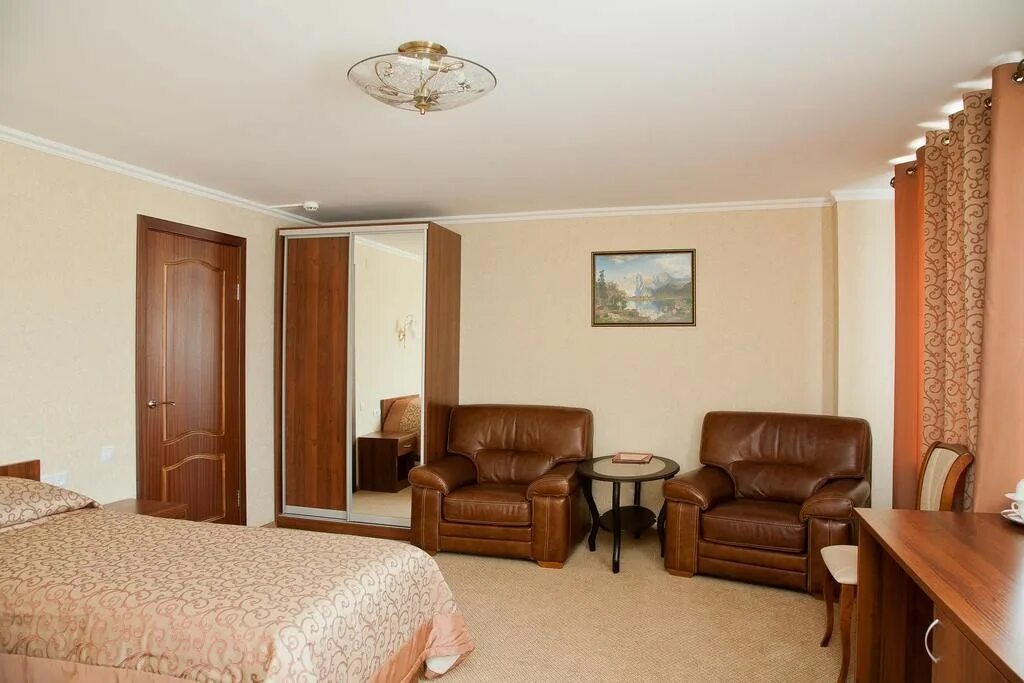 Гостиница октябрьская самара фото. Г. Гостиница октябрьская самара номера. Самара. Октябрьская 2 самара.