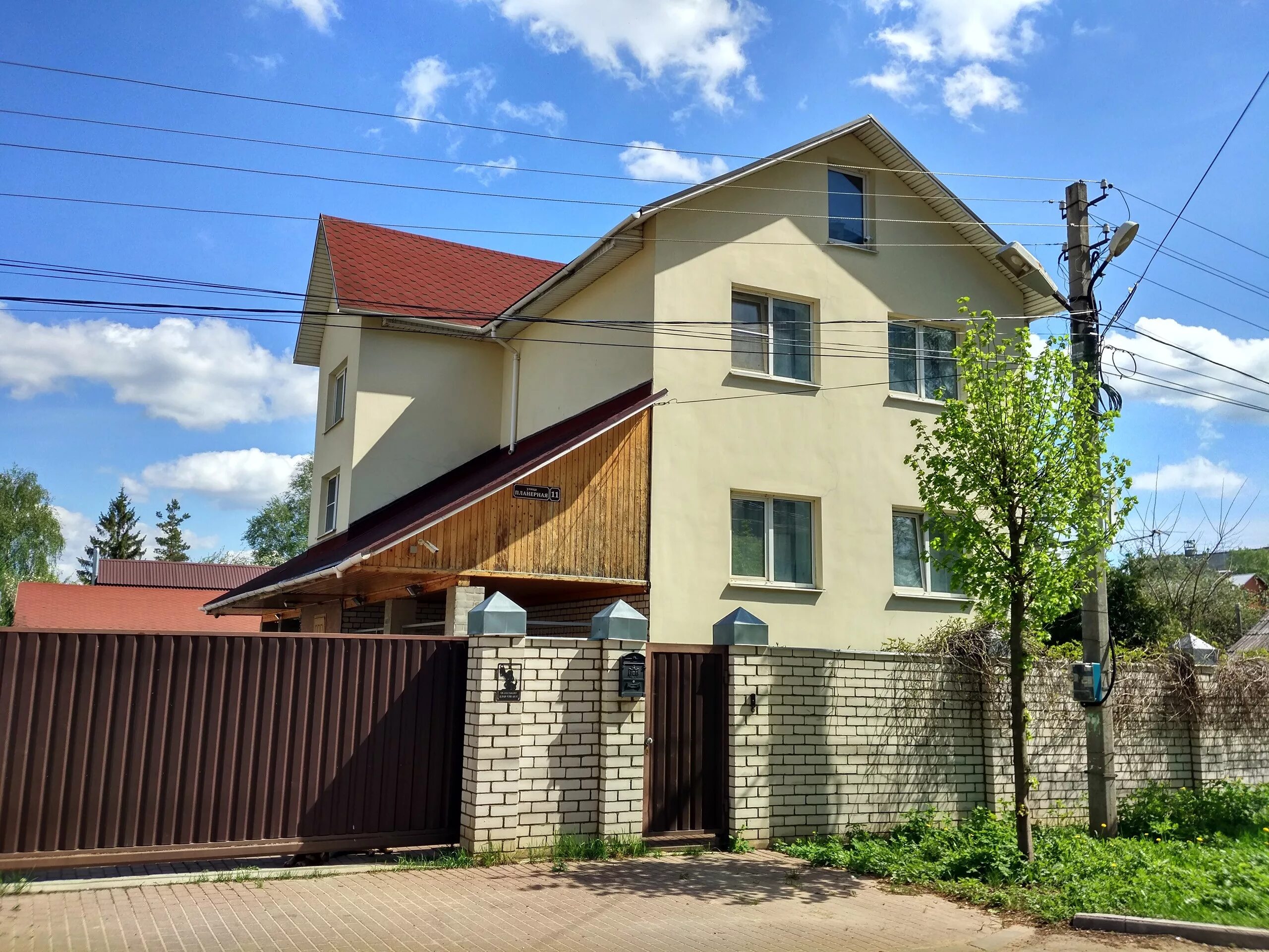 Купить недвижимости в тверской. Загородный дом Тверь. Дом в Твери. Коттедж Тверь. Частный дом в Твери.