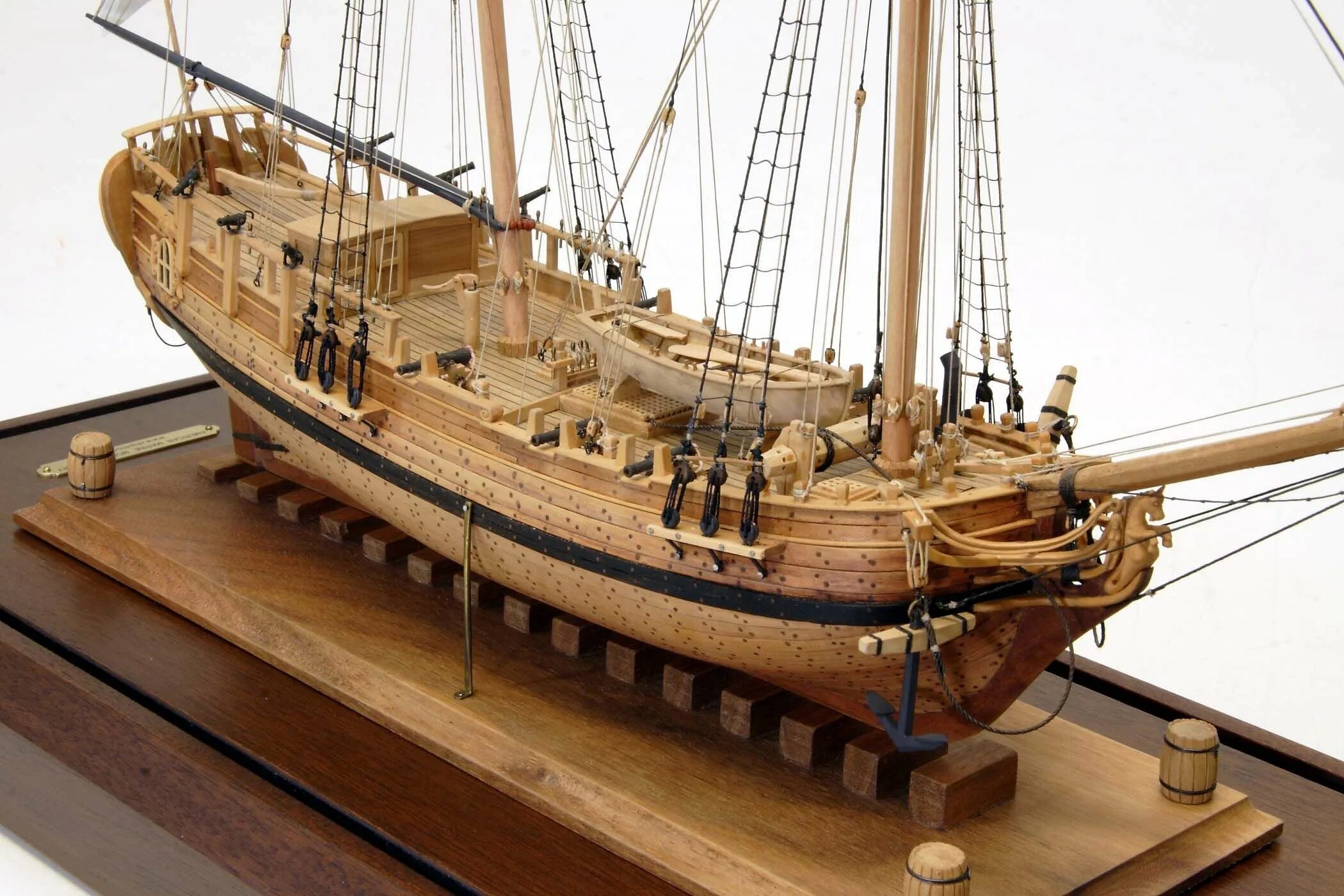 Шхуна Галифакс модель. HMS Halifax 1768. HMS Endeavour масштаб 1:50. Halifax корабль. Большие модели кораблей
