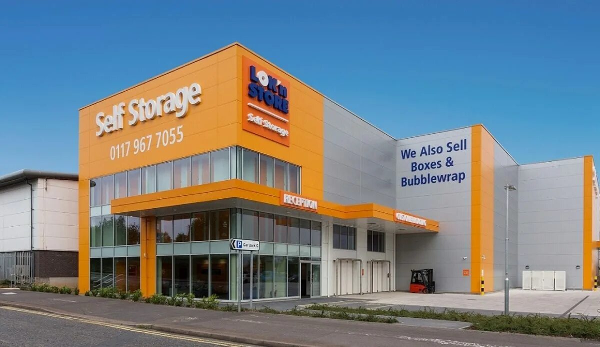 Store safe. Self Storage бокс. Магазины в Кардиффе. Self Storage.