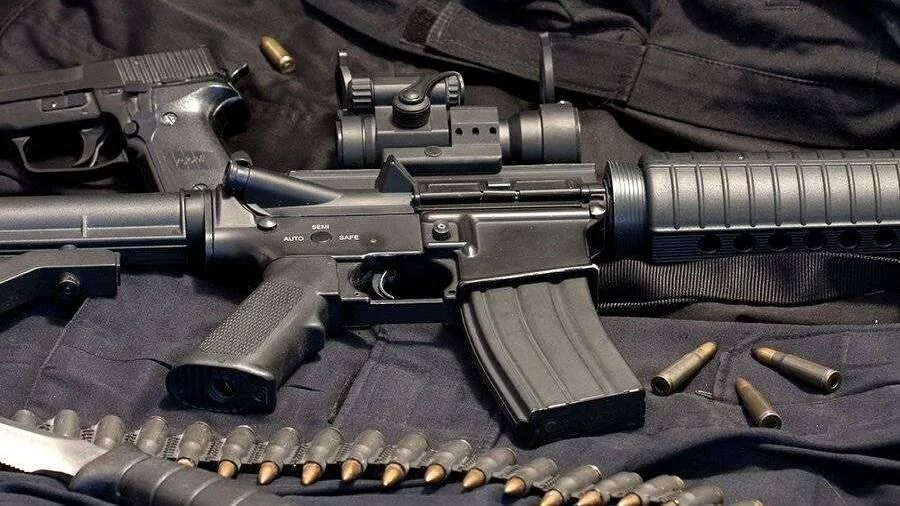 Штурмовая винтовка ar 20. Оружия 2012 года. Выставка оружия. Sig sauer p230 с глушителем. Оружия 2012 года.