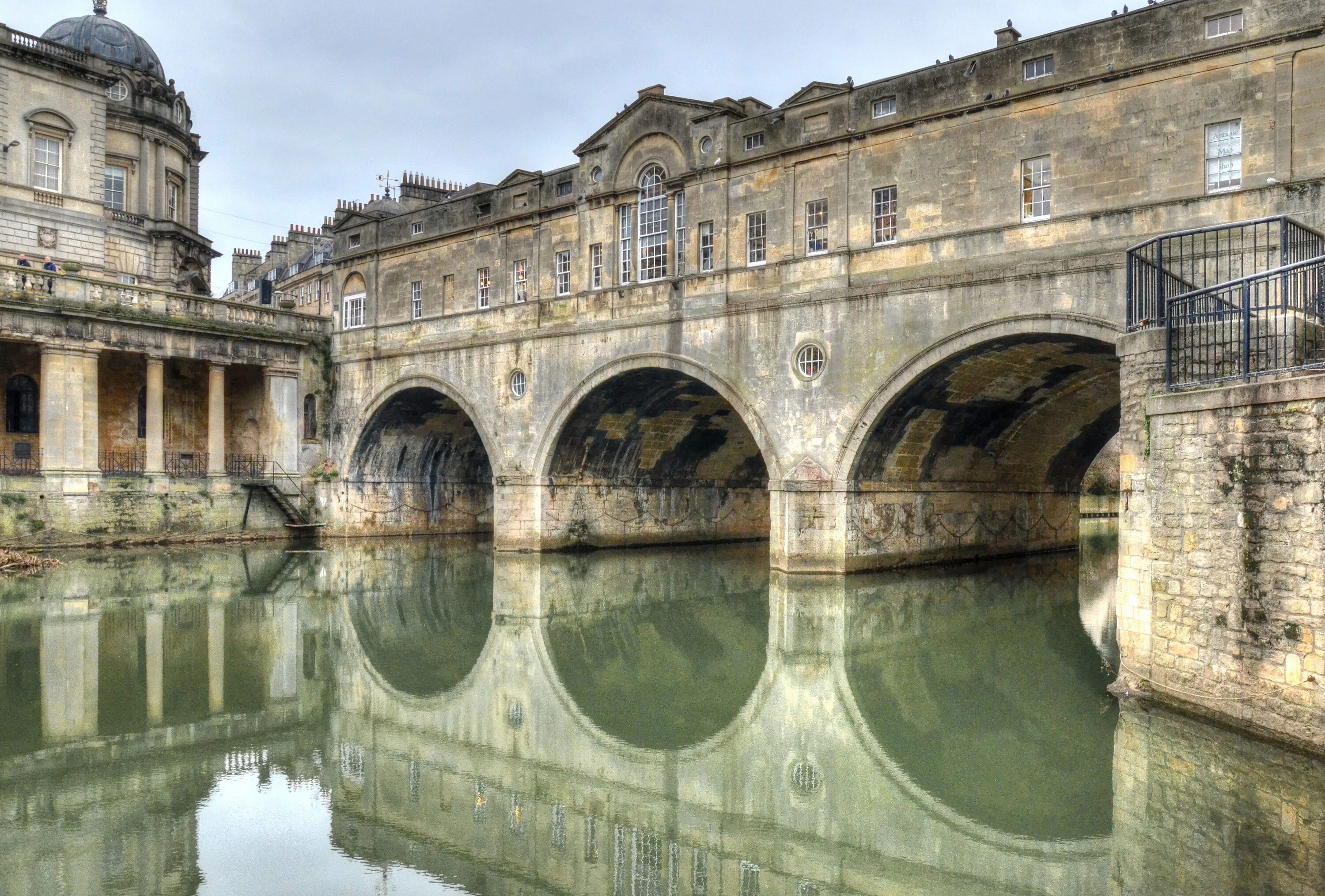 Bath the historic city in somerset. Мост Палтни бат. Город бат мост Пултени. Бат город в Великобритании мост Палтни. Pulteney Bridge в бате.