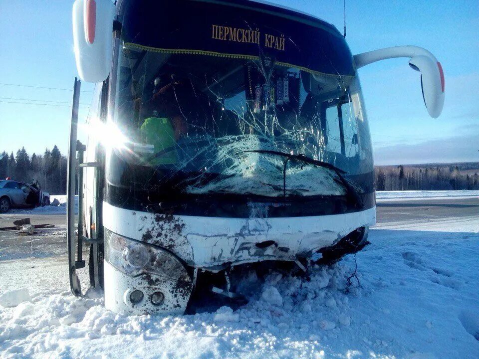 Билет автобус чусовой пермь. Автобусы Пермь. Автобус Чусовой Пермь. Пермский автобус аварии.