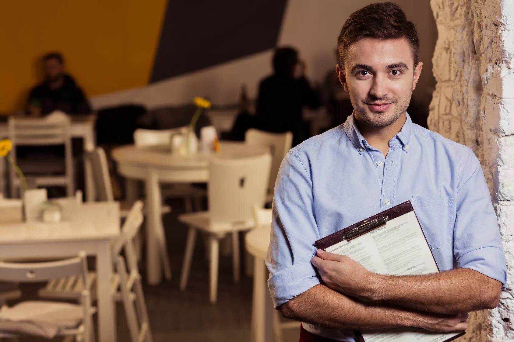 Cafe manager