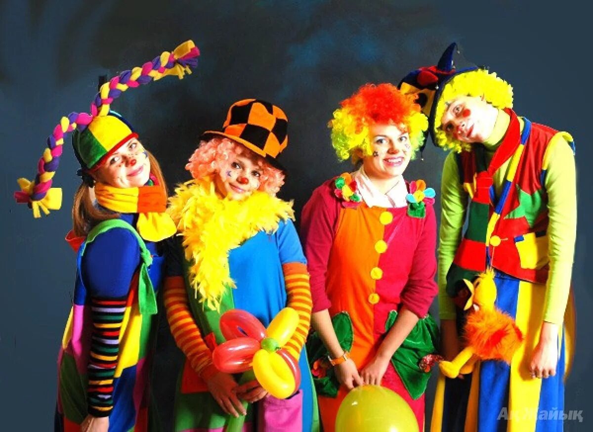 Клоун в цирке. Праздник клоунов. Весёлые клоуны. Клоуны для детей. Веселые клоуны дети