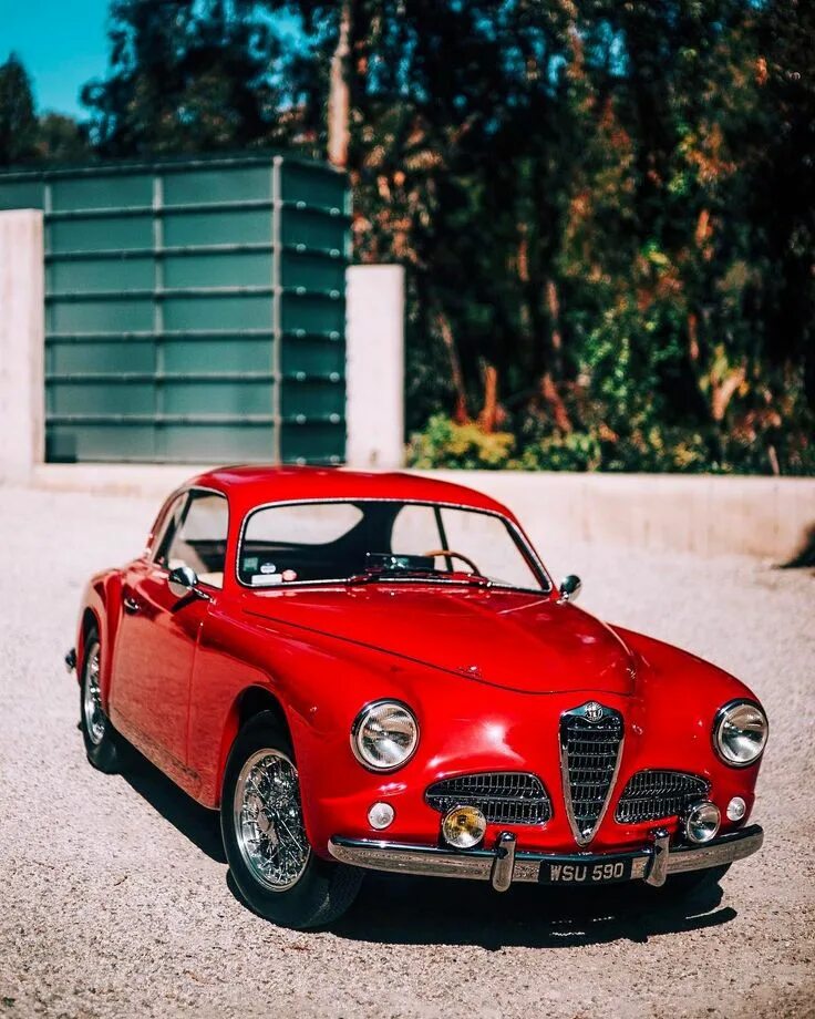 Fast Cars, Slow Food: Emilia-Romagna’s Motor Valley Auto de lujo, Coches rápidos