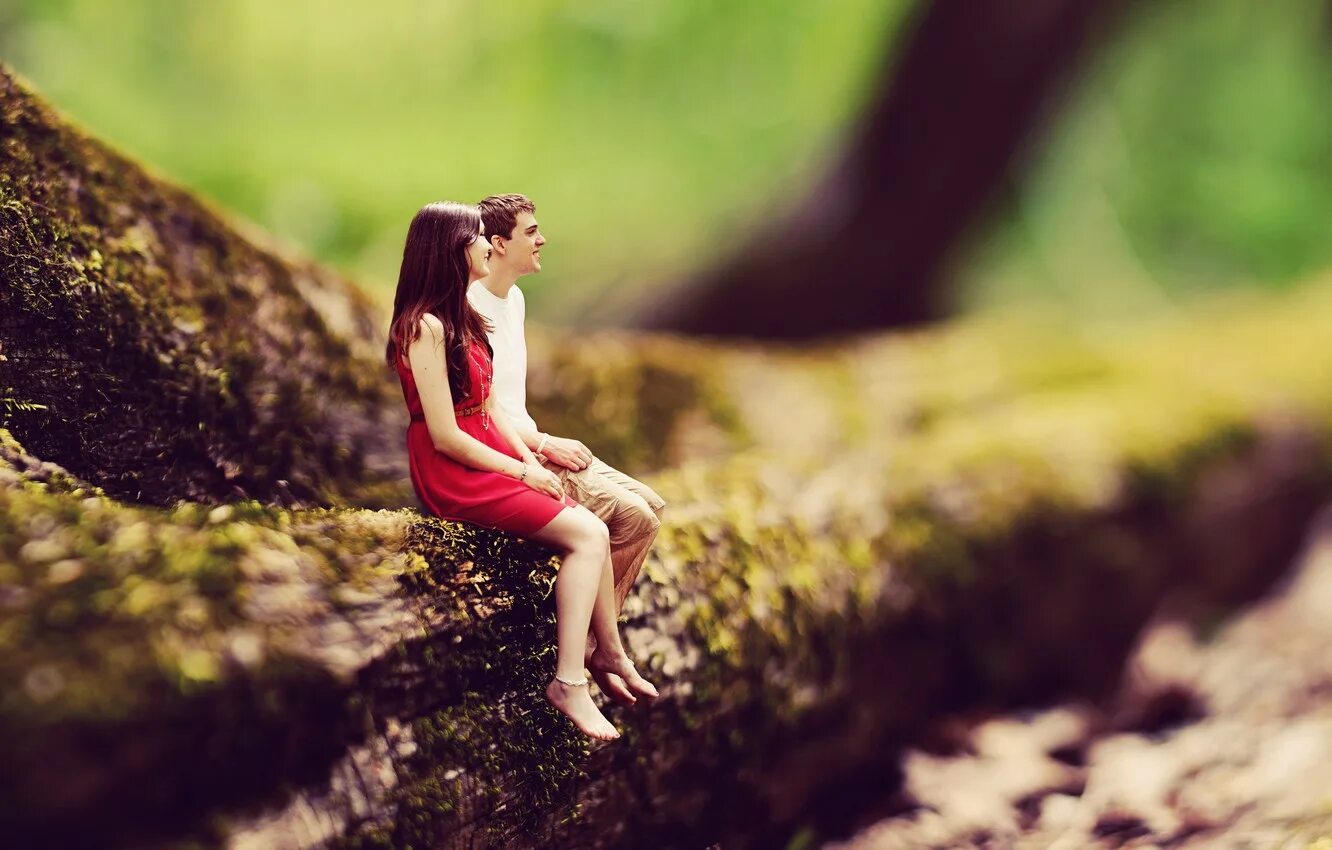 Картинки на аватарку для девушек. Трогательные объятия. My girl alone. Слишком прекрасна для меня дорама поцелуй. Картинки на аву для девочек.