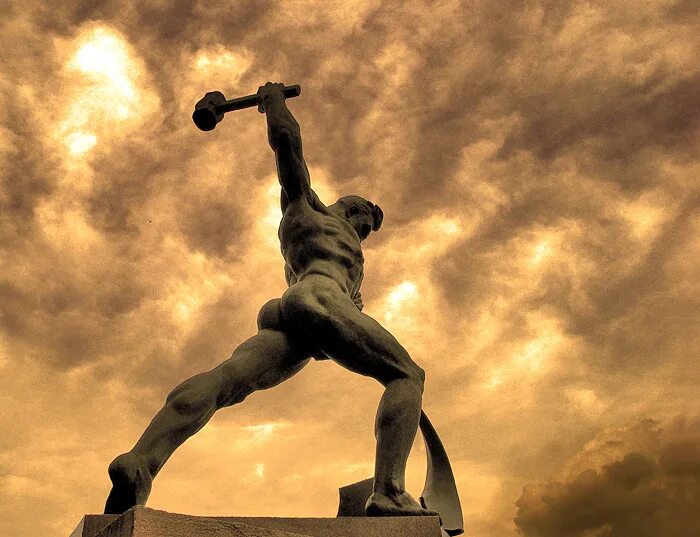 Световая игрушка «меч». В. Памятник перекуем мечи на орала нью-йорке. Орущий меч. Скульптура вучетича перекуем мечи на орала.