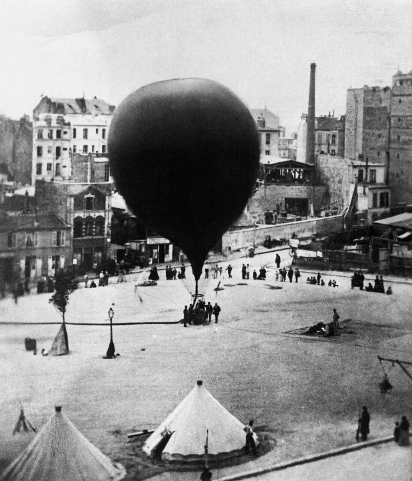 Полет Менделеева на воздушном шаре 1887. Воздушный шар братьев Монгольфье. Первые воздушные шары. Старинный воздушный шар.