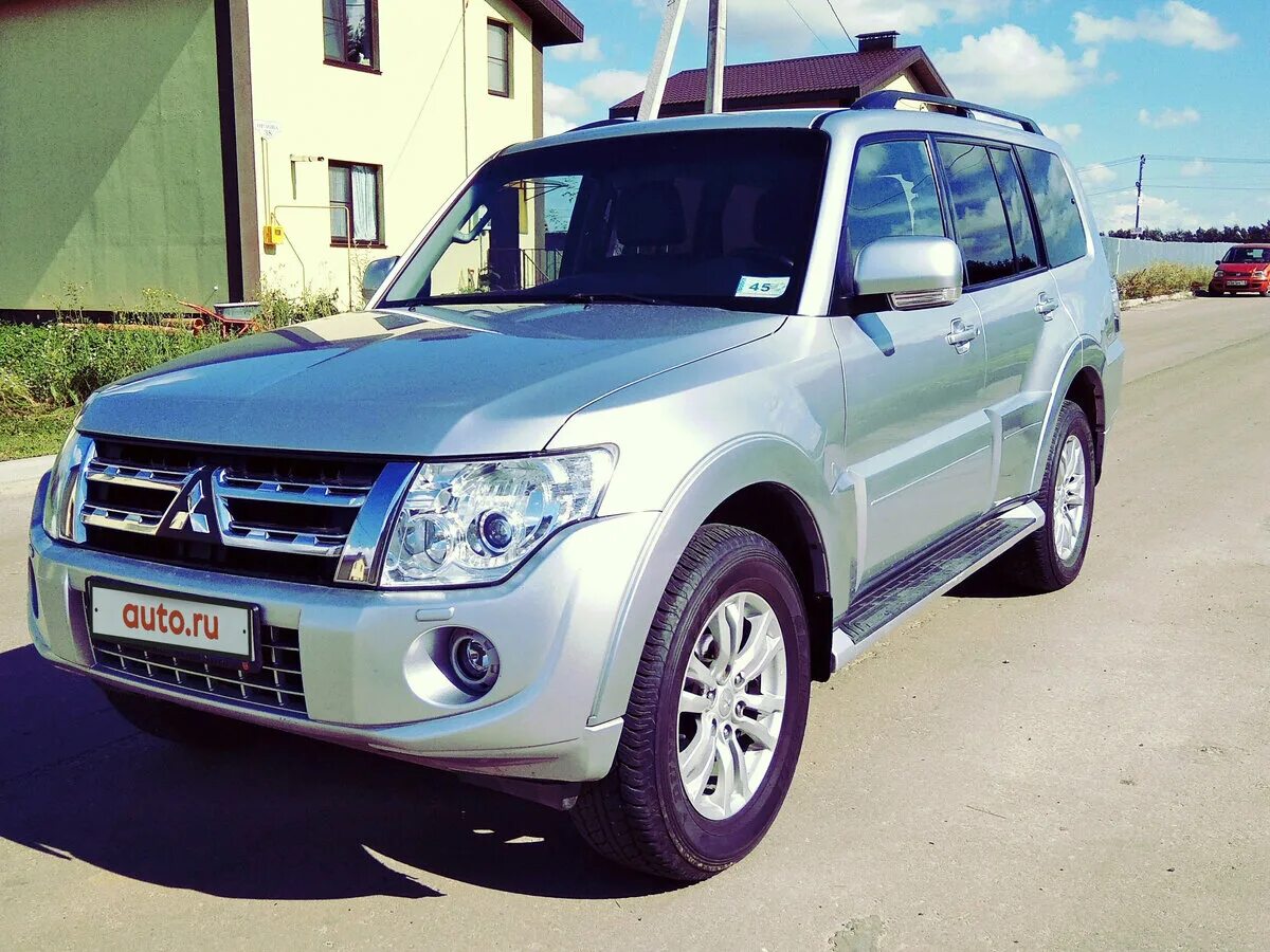 Мицубиси паджеро 2011. Mitsubishi Pajero 2011. Pajero 2011.