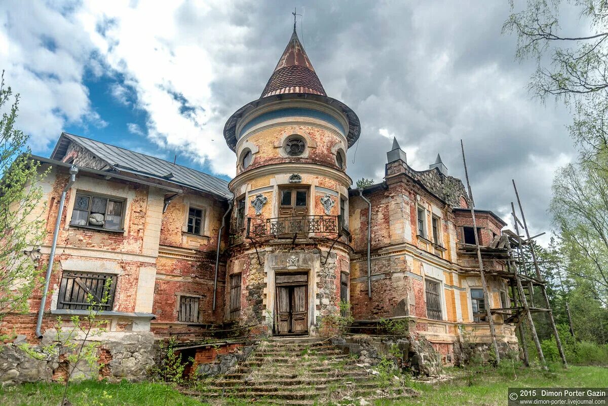 В усадьбе был старинный. Заключье Тверская область. Усадьба Заключье Тверская. Усадьба Хренова в Заключье. Усадьба архитектора а.с. Хренова в Заключье, Тверская область.