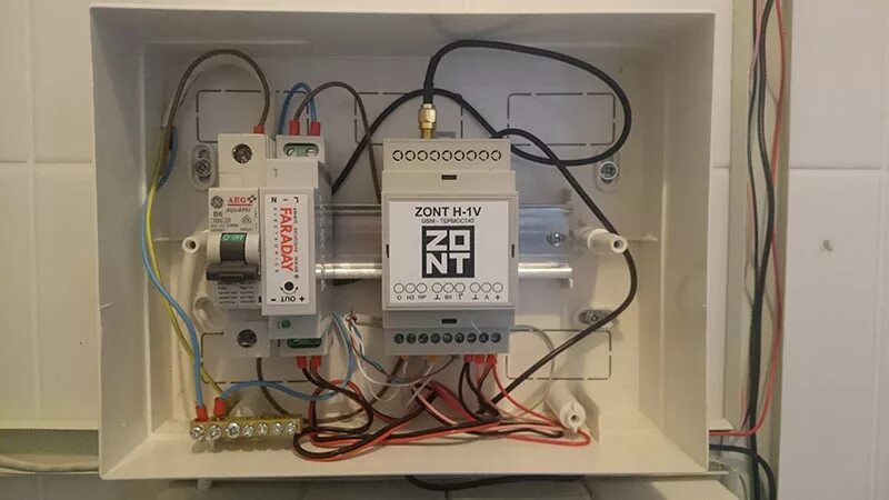 Zont 1v new. Zont h-1v.01. zont h-1v gsm. zont h1v buderus. zont h1-v радиомодуль.