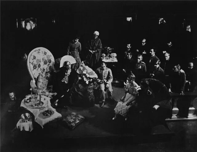 Метод мейерхольда. Ревизор мейерхольда 1926. спектакль ревизор мейерхольда. ревизор1926г. – государственный театр им. мейерхольда.. мейерхольд ревизор немая сцена.