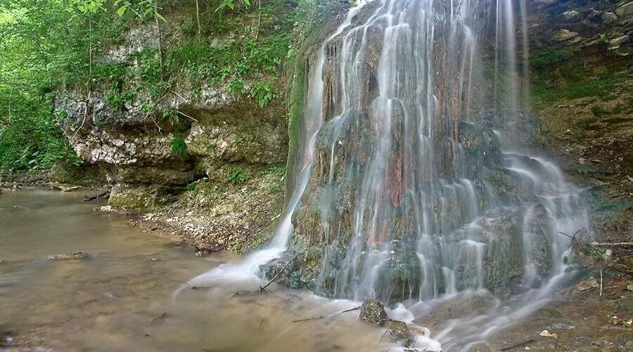 Кировский краснодарский край. Водопады Хутор Кизинка. Кизинка Мостовский район Краснодарский край. Неберджай Краснодарский край водопады. Кизинка Мостовской район достопримечательности.