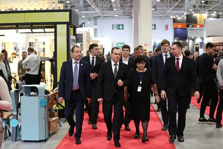 Специализированных бюро. Выставка цветов в краснодаре 2023 март. Выставки краснодар. 25 выставка краснодар мебель 2023 фото. Выставки в краснодаре 2023.