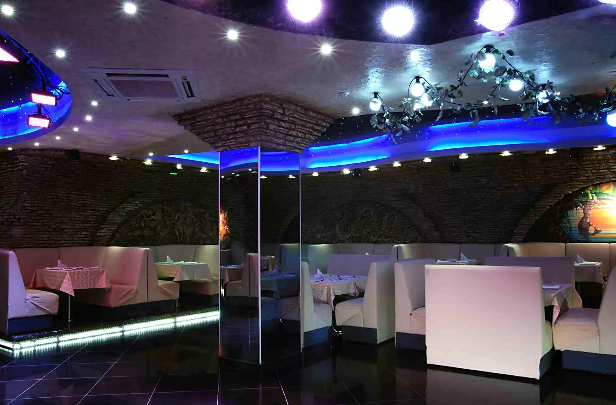 ресторан айше симферополь. матиз симферополь ресторан. банкетный зал селена симферополь. симферо ресторан в симферополе. Simfero симферополь ресторан.