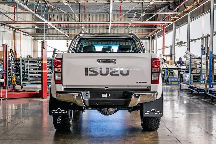 Пикап сборка. Isuzu d-Max Arctic Trucks. Японские Пикапы для внутреннего рынка. Исузу сборка в России. Isuzu Pickup SWB.
