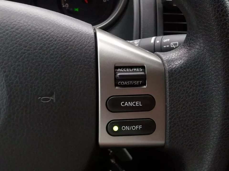 Круиз контроль тиида. Круиз контроль nissan almera n16. круиз контроль cr v 1. кнопки круиз контроля на ниссан ноут.