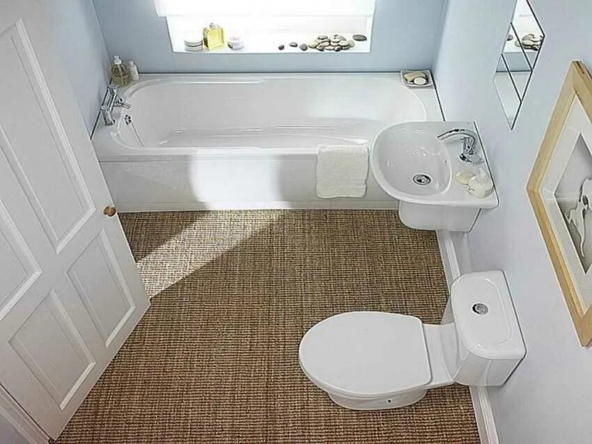 Очень маленький санузел совмещенный. Обустройство маленькой ванной. Маленькая ванная комната с туалетом. Маленькая совмещенная ванная. Маленькая ванна с унитазом