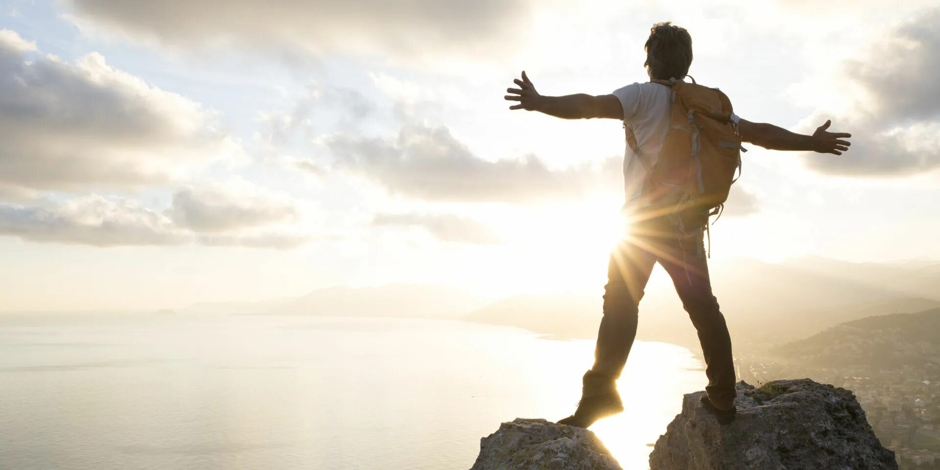 Чувствую уверенность своих силах. Чувствую уверенность своих силах. Счастливая девушка. Уверенность в себе. Ощущение свободы и счастья.