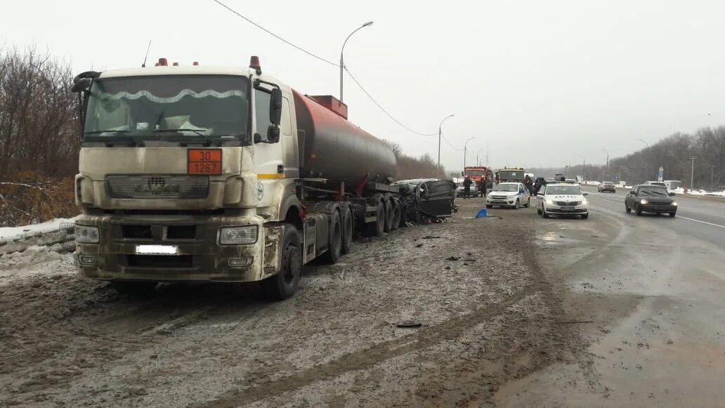 5 января 2022 года. Авария на м5 в Самарской области. ДТП Самарская область м5 1163. ДТП на трассе м5 с бензовозом.