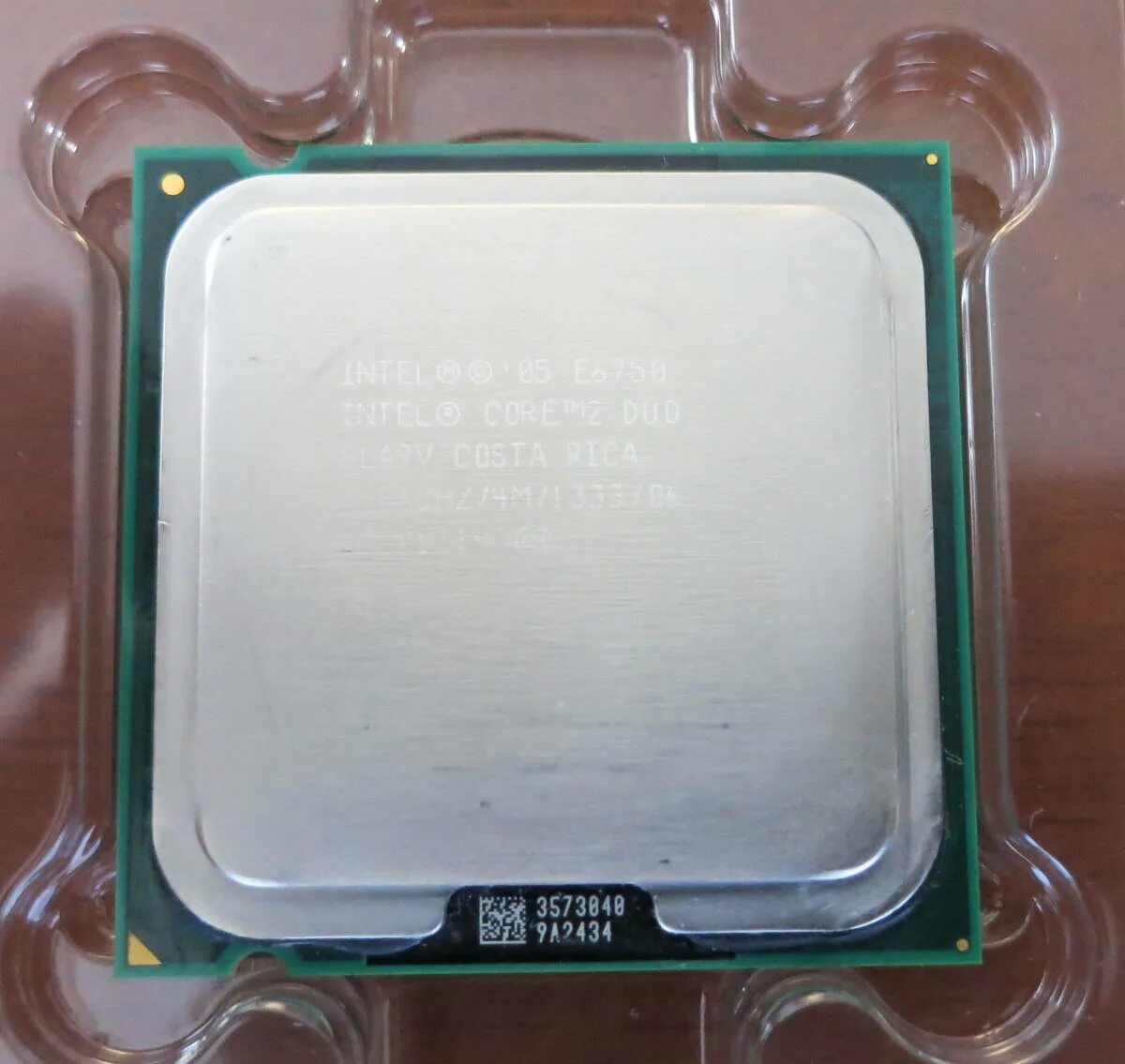 Intel core 2 e6750. Core 2 duo фото.