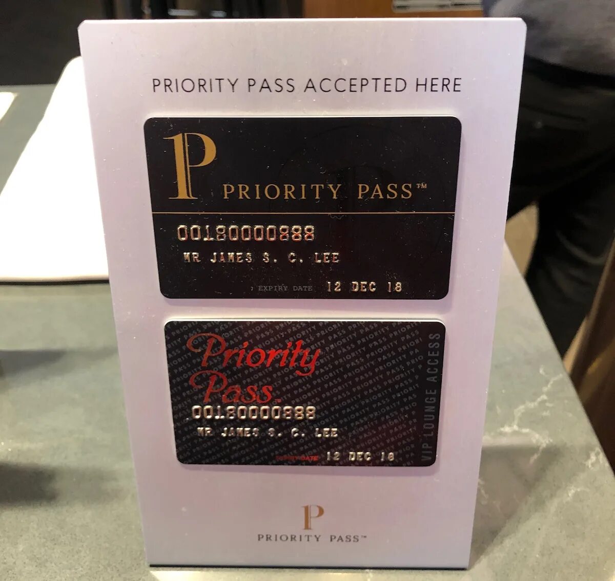 Pass accept. Приорити пасс сбербанк. приорити пасс. карта приорити пасс сбербанк. банковская карта с priority pass.