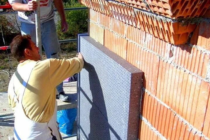Чем утеплить кирпичную стену снаружи дома. Способы теплоизоляции стен снаружи. утепление стен дома снаружи. утеплитель для стен снаружи кирпичного дома. теплоизоляция для стен снаружи кирпичного дома.
