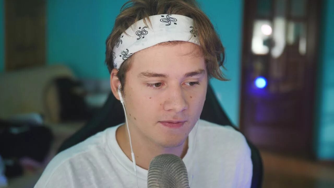 Эксайл отец. Эксайл отец