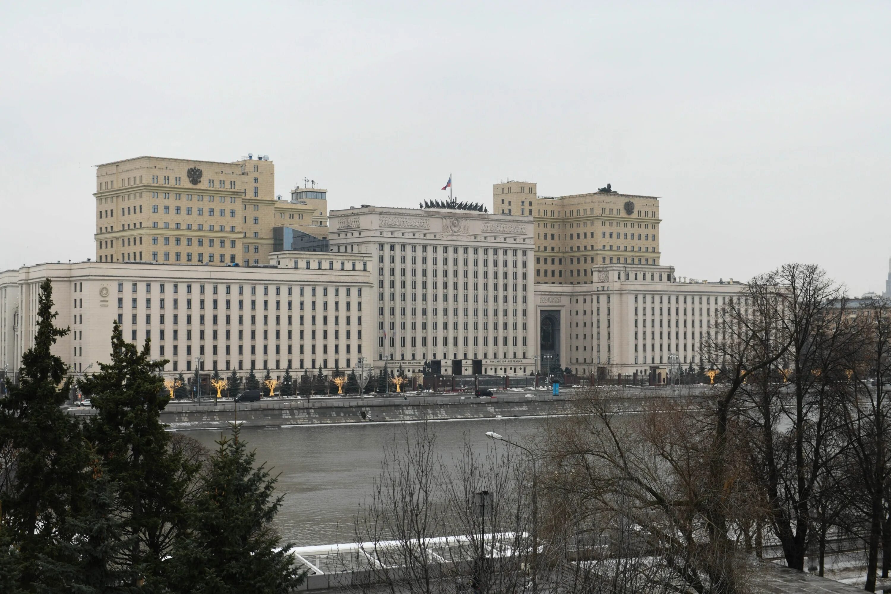 В москве устанавливается