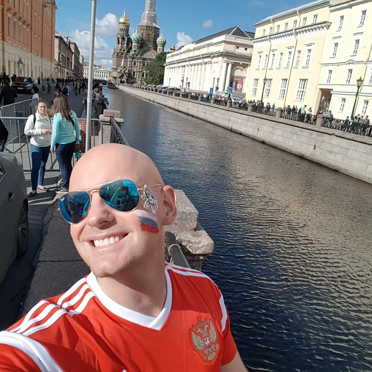 Британец крэйг эштон. Ладога крейг эштон. Крейг эштон. Крейг эштон с женой. Крейг эштон извините я иностранец.