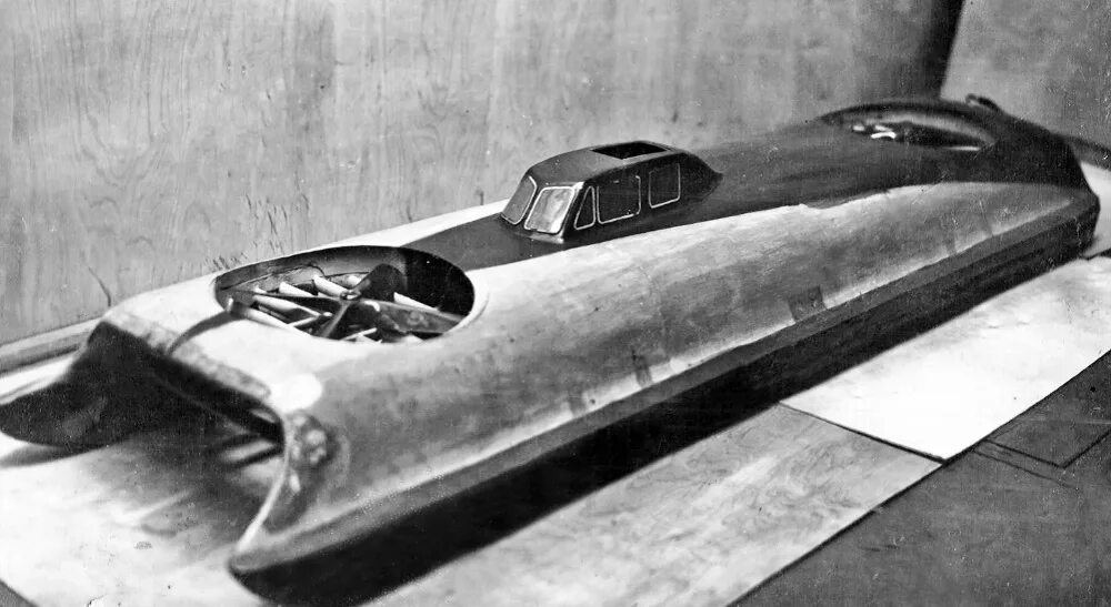 Сормович судно на воздушной. Щелевая схема образования воздушной подушки. Проект поезда на воздушной подушке циолковского. Изобретатель воздушной подушки. Судно на воздушной подушке.